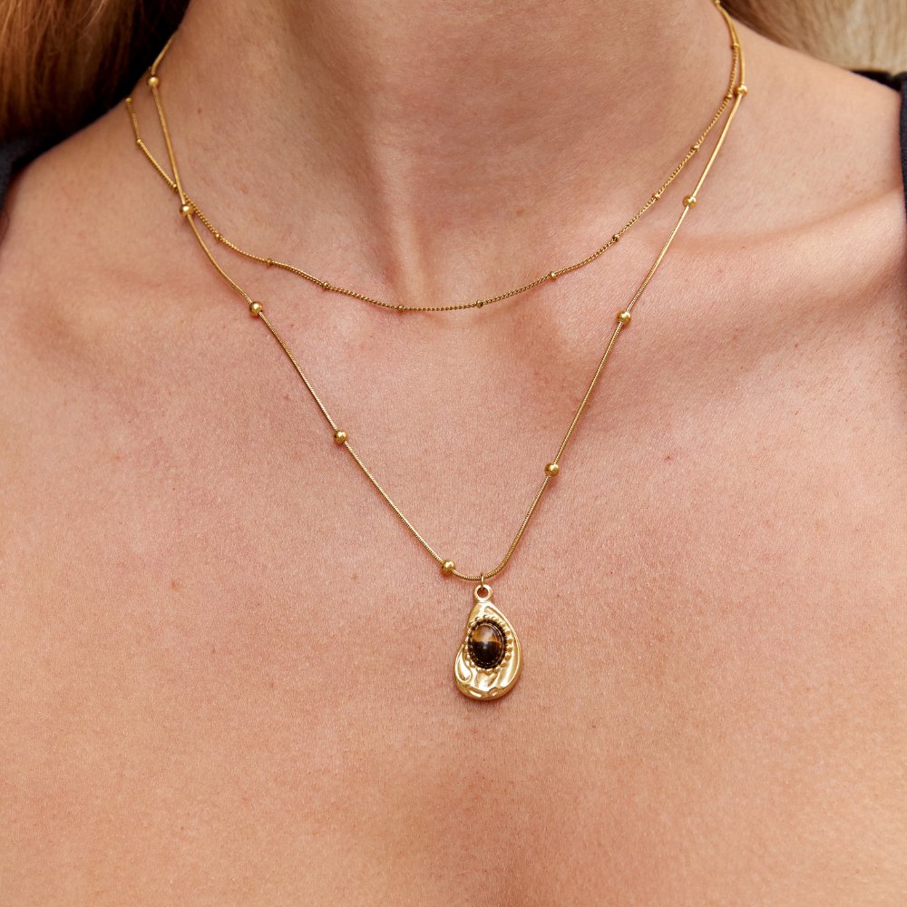 Collar de Oro Elegante con Ojo de Tigre